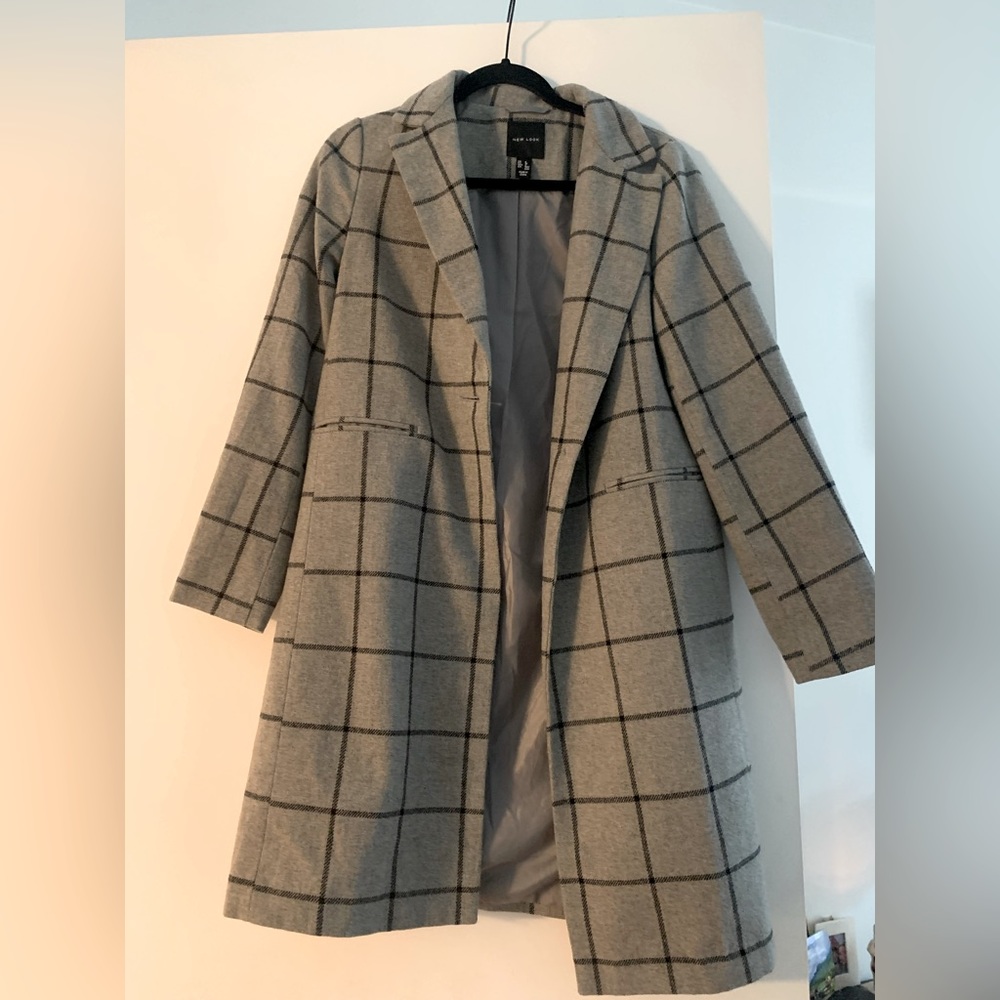 Gently Used Gray Plad Coat